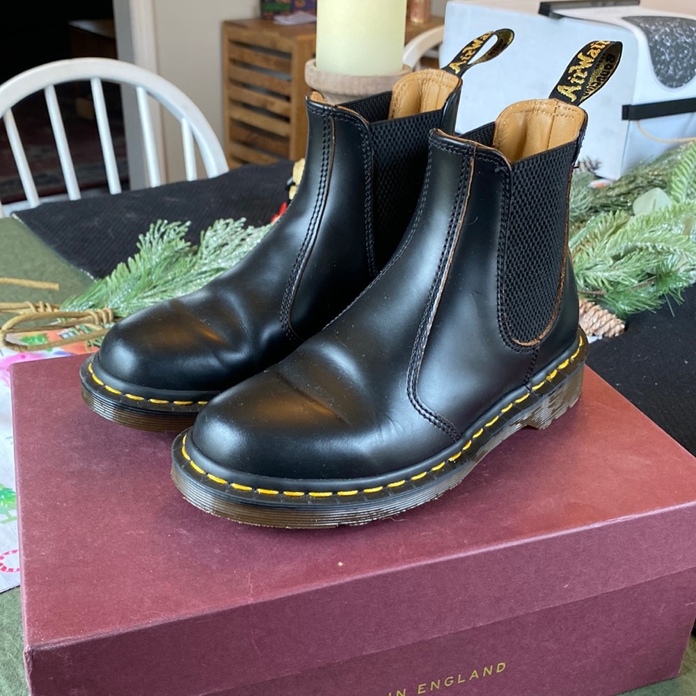 Dr Martens Chelsea boot